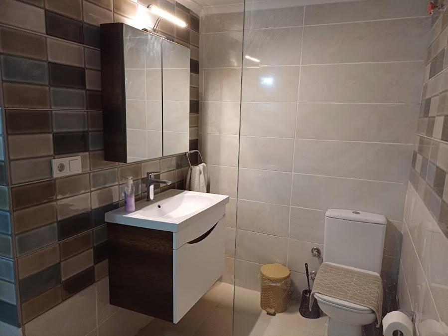 Paddys Apartments, Hisaroenue Apartament