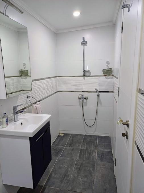Apartament Paddys Apartments, Hisaroenue