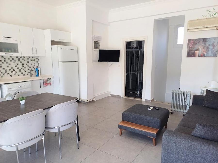 Апартаменти Paddys Apartments, Hisaroenue *