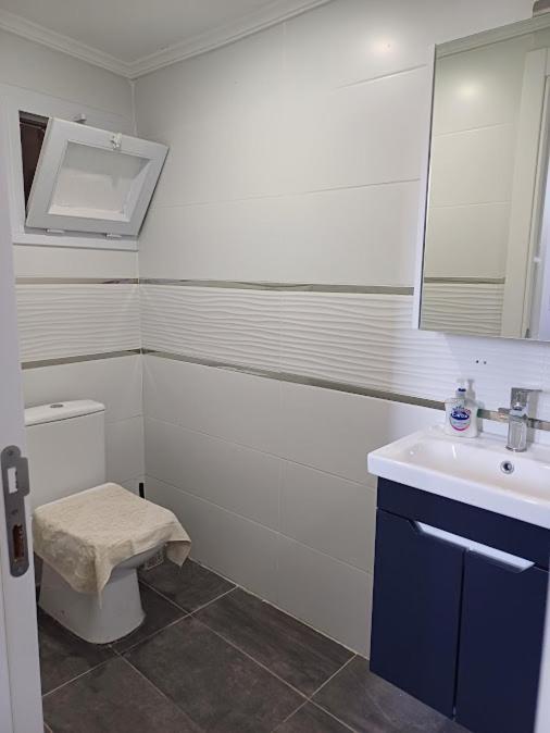 Paddys Apartments, Hisaroenue