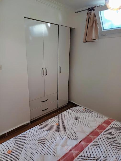 Апартаменти Paddys Apartments, Hisaroenue